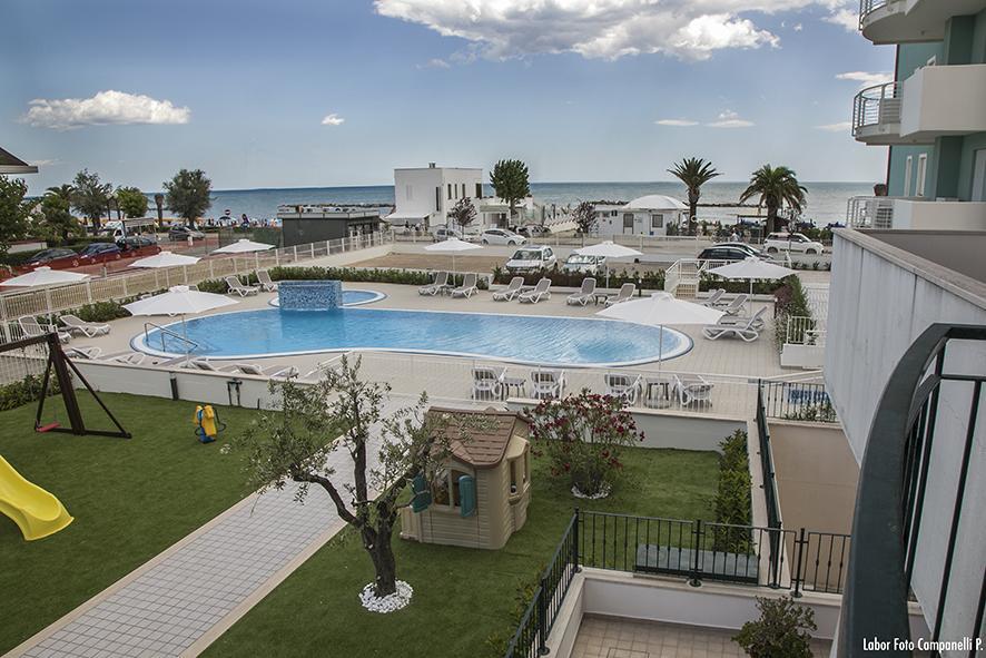 Residence Acquasuite Martinsicuro Esterno foto